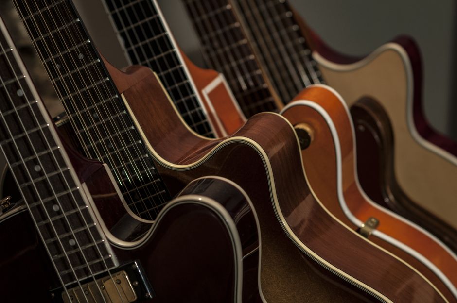 How Much Does Fret Leveling, Crowning & Polish Really Cost in 2026? Budget & Gear